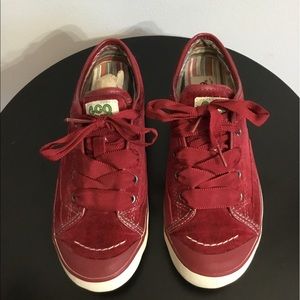 Simple Women's Red Sneakers
